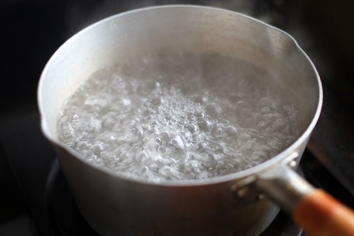 沸騰中の鍋